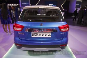 Ngoài ra, Suzuki Vitara Brezza còn được trang bị khoang hành lý 328 lít, lốp có kích thước 215/60 R16 và chiều cao gầm 198 mm.