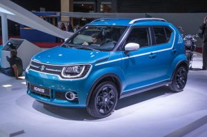 Về thiết kế, Suzuki Ignis lấy cảm hứng từ những đàn anh như Cervo và Vitara thế hệ đầu tiên. Ngoài ra, Suzuki Ignis còn gợi liên tưởng đến Swift thế hệ cũ. Có thể nói, tuy sở hữu diện mạo nhỏ bé nhưng Suzuki Ignis không hề bị lu mờ trong rừng xe mới tại triển lãm Paris 2016.