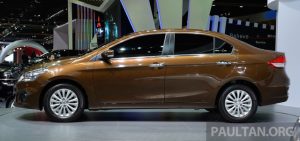 Suzuki Ciaz sở hữu các số đo cơ bản của Suzuki Ciaz bao gồm chiều dài tổng thể 4.490 mm, rộng 1.730 mm, cao 1.485 mm và chiều dài cơ sở của xe đạt mức 2.650 mm.