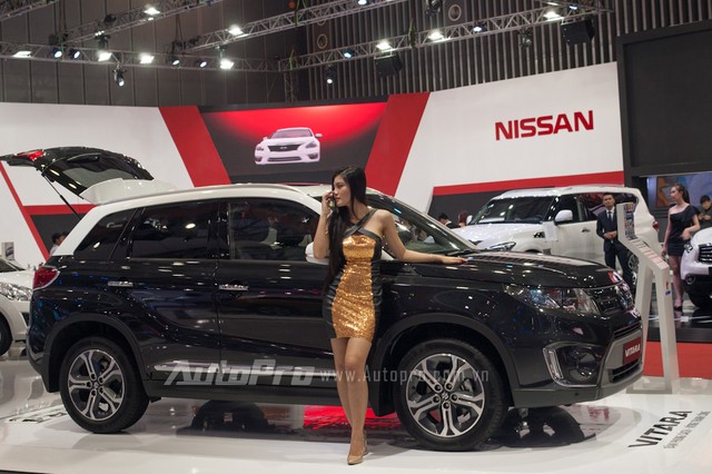 Sau những hình ảnh rò rỉ trước đó, Suzuki Vitara chính thức được ra mắt tại triển lãm ô tô Việt Nam 2015. Xe được nhập khẩu trược tiếp từ Hungary và mức giá bán được đề xuất 729 triệu đồng (đã bao gồm VAT).