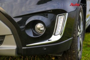 Đèn chiếu sáng ban ngày DRL dạng LED kết hợp khá hài hòa với đèn sương mù.