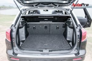 Cốp xe rộng rãi và có thể gập phẳng với hàng ghế trước.
