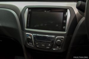 Ngoài ra, Ciaz RS còn được trang bị hệ thống điều hòa tự động và hệ thống thông tin giải trí Suzuki Smart Connect với màn hình 7 inch, hỗ trợ ứng dụng Apple CarPlay Link.